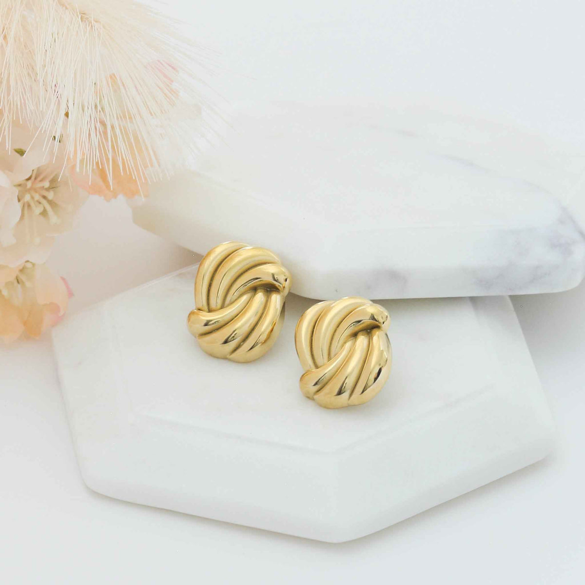 Marilyn Glam Earrings