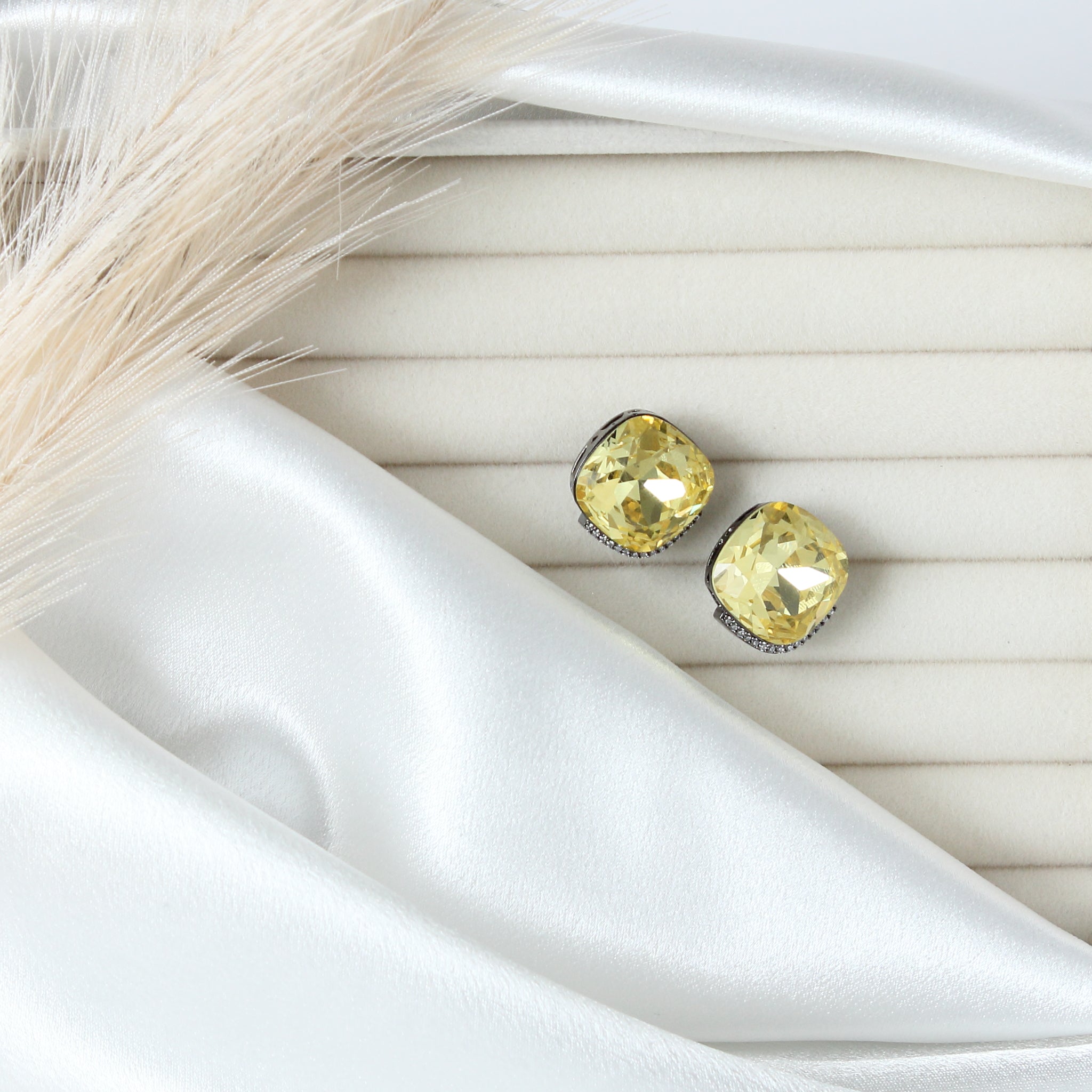 Glossy - Citrine Shimmering Crystal Studs