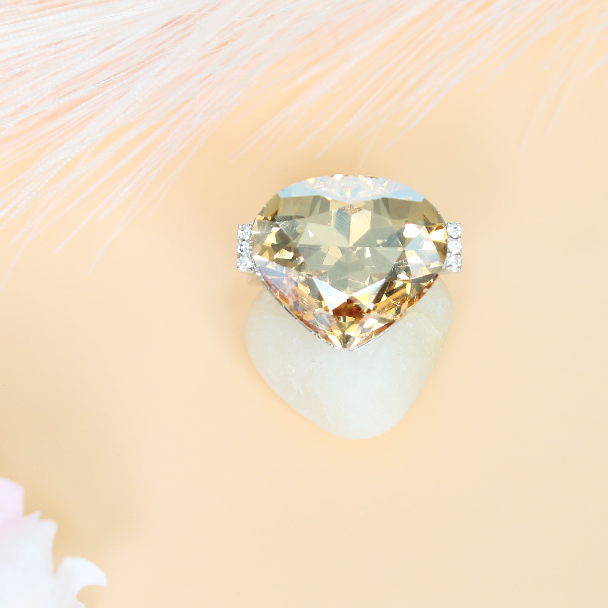 nuts　Briesta Champagne Diamond NUTS Briesta Champagne Diamond 1 CT. T.W. Champagne and